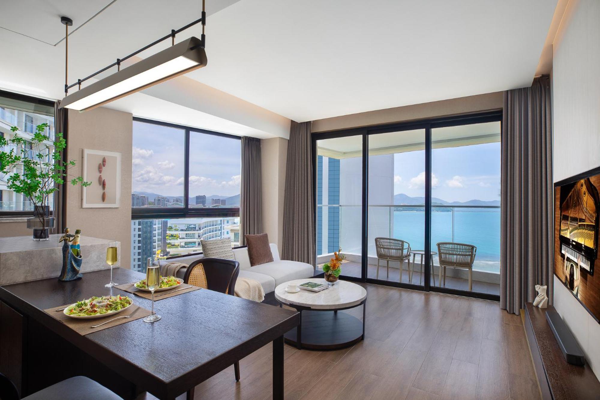 Апартаменты Ascott Dadonghai Bay