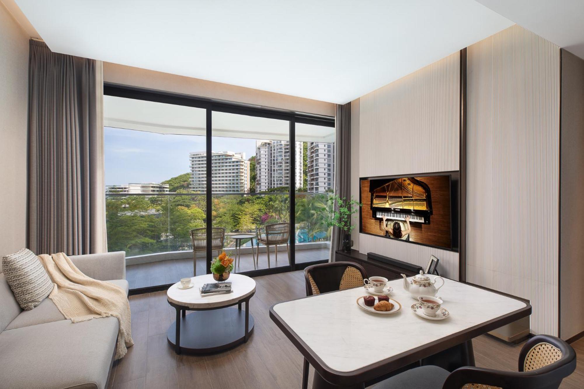 Апартаменты Ascott Dadonghai Bay *